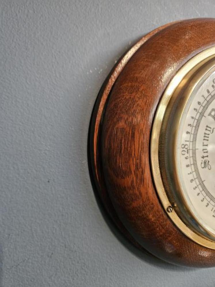 Late Victorian Oak Cased Aneroid Barometer - Image 5