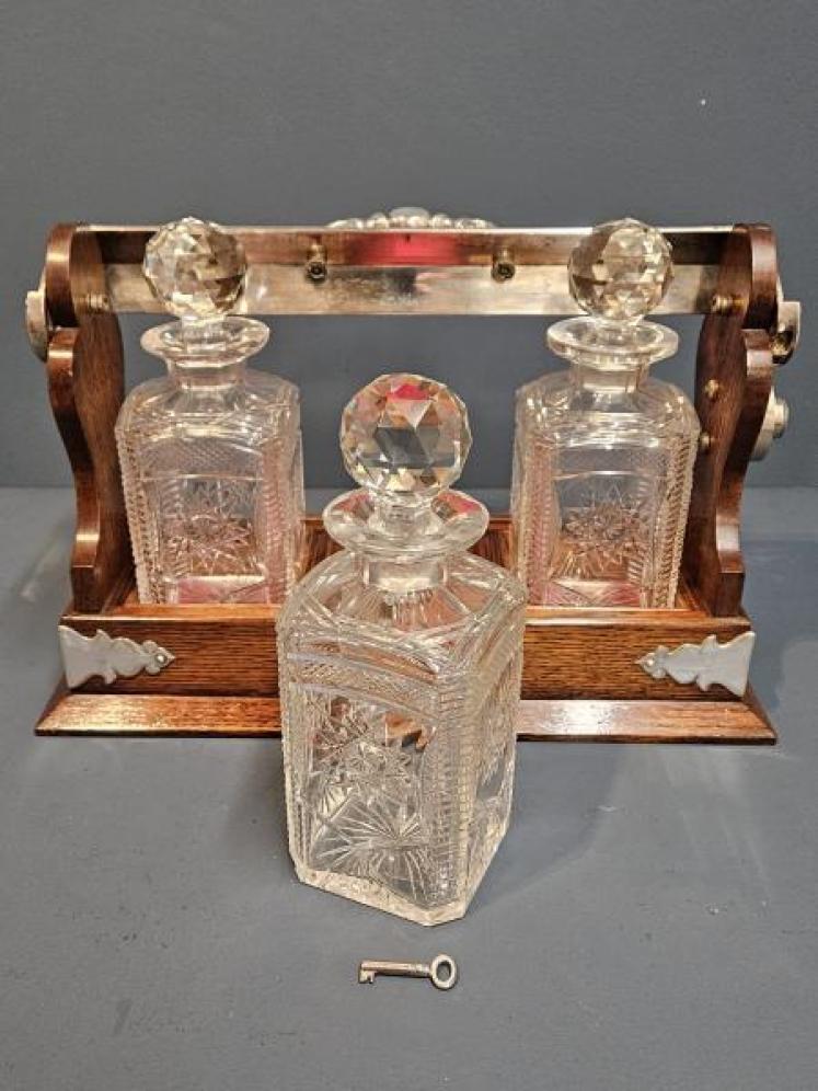 Immaculate Edwardian Oak and Silver Plated 3 Bottle Tantalus - Image 3