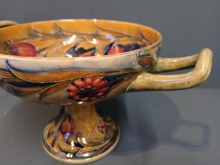 Early Moorcroft Spanish Twin Handled Tazza - Image 4