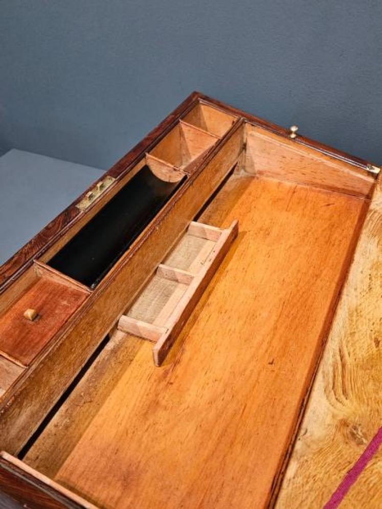 Early Victorian Burr Oak and Yew Writing Slope - Image 4