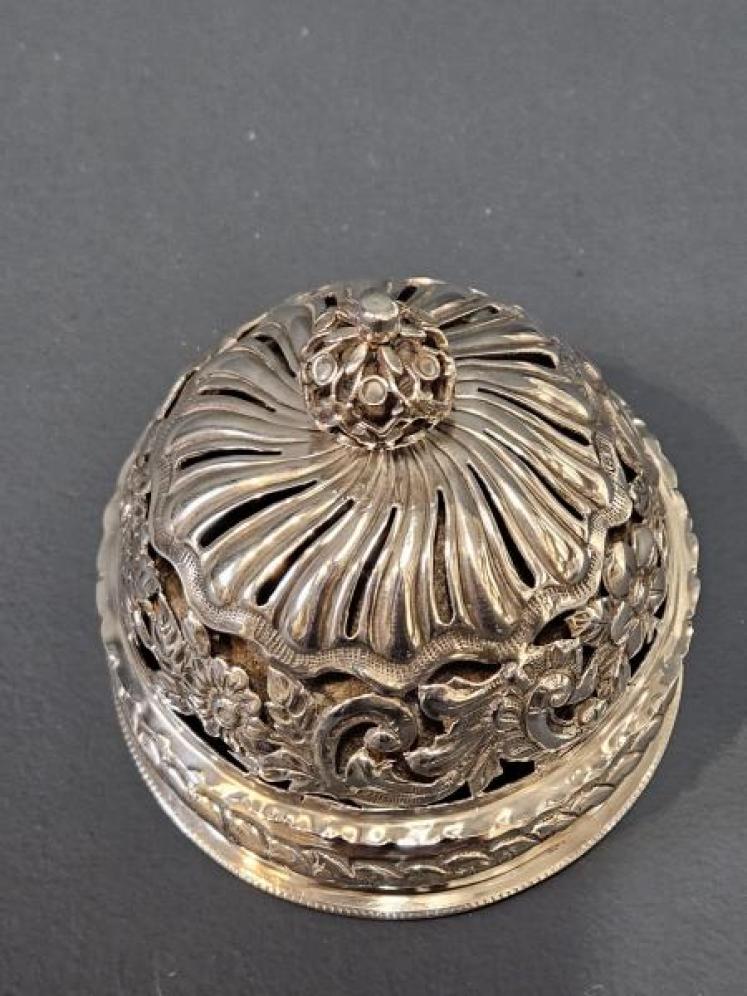 Superb Edwardian Silver Table Bell - Image 3