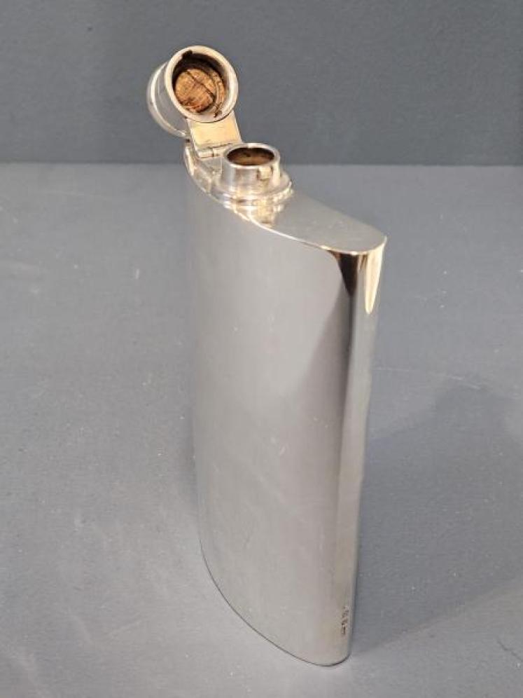 Immaculate Edwardian Silver Double Sized Hip Flask  - Image 5