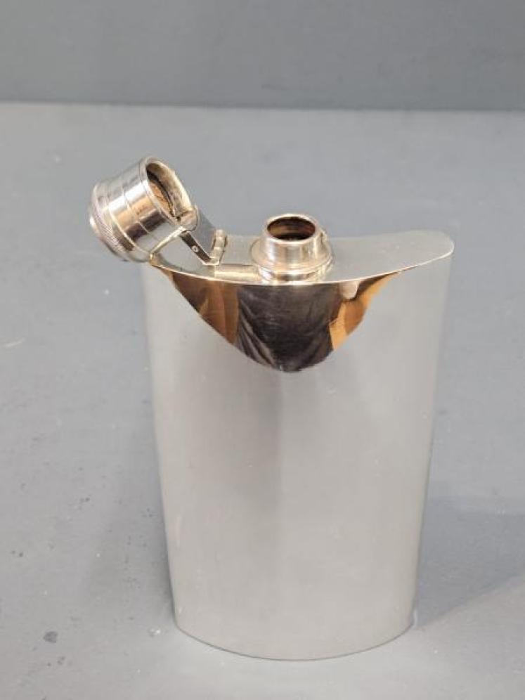 Immaculate Edwardian Silver Double Sized Hip Flask  - Image 7