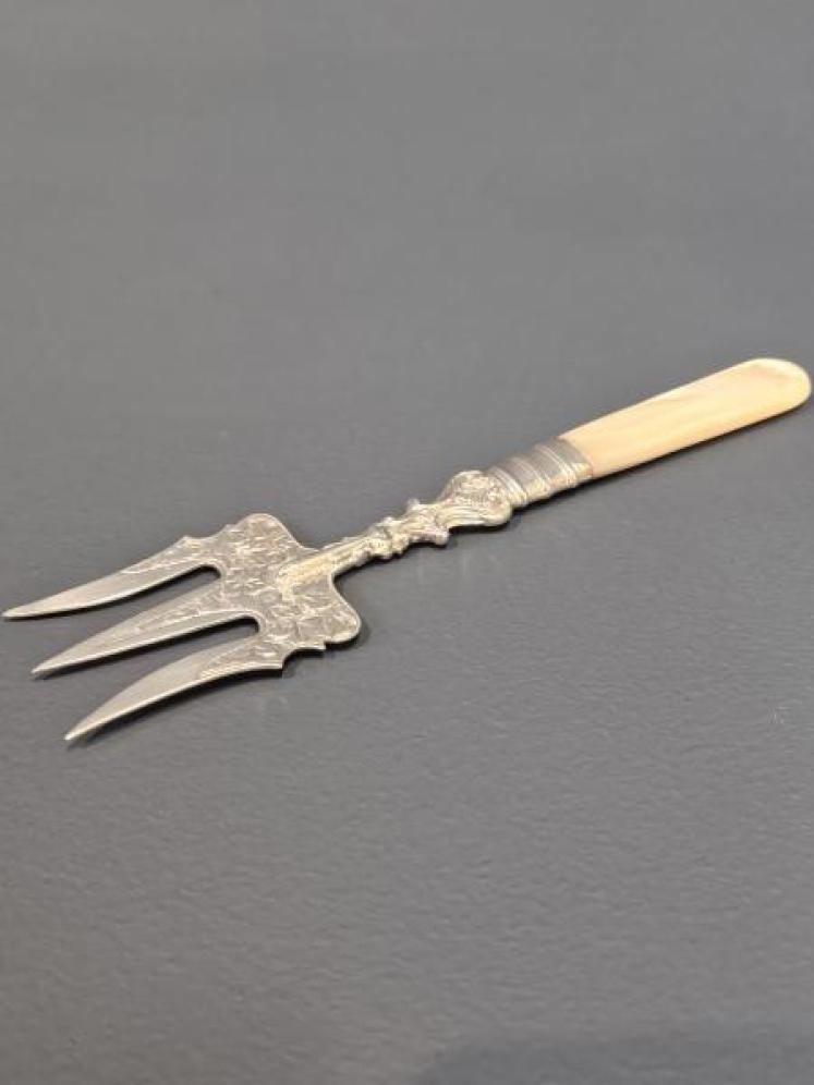 Victorian Silver Hors D'oeuvres Fork - Image 2