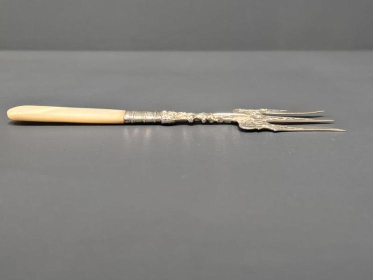Victorian Silver Hors D'oeuvres Fork - Image 3