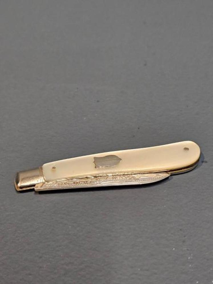 Victorian Engraved Silver Pen Knife  - Image 1