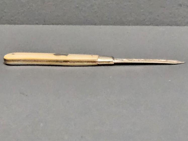 Victorian Engraved Silver Pen Knife  - Image 2