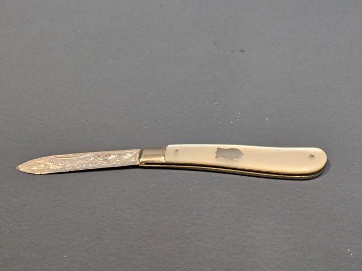 Victorian Engraved Silver Pen Knife  - Image 4