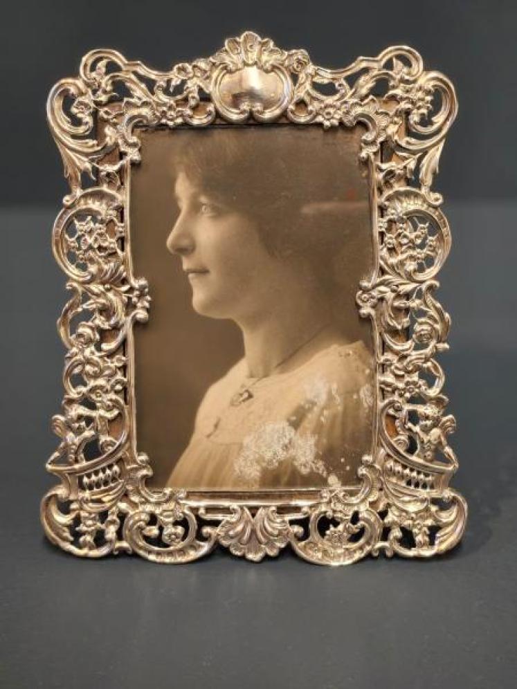 Victorian Silver Photo Frame  - Image 5