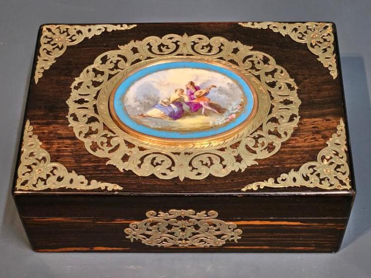 Immaculate Victorian Jewellery Box - Image 2