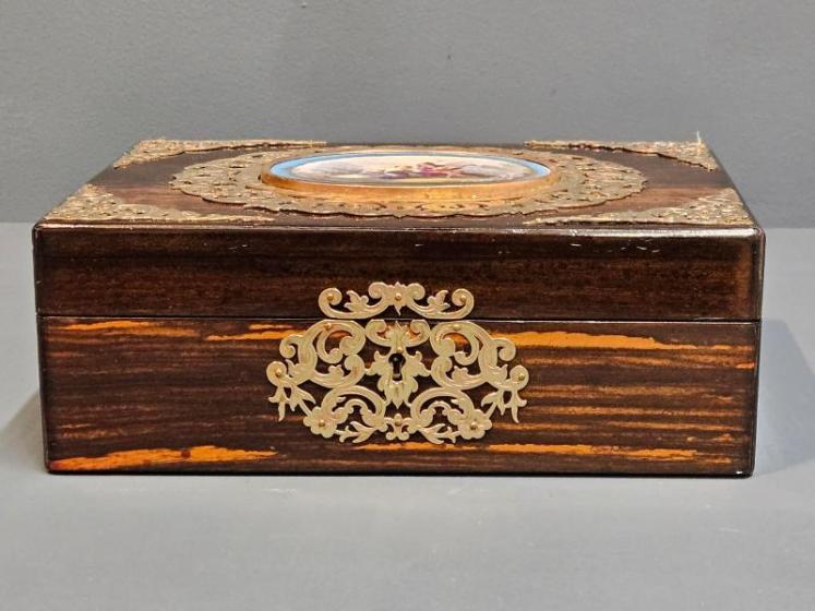 Immaculate Victorian Jewellery Box - Image 3