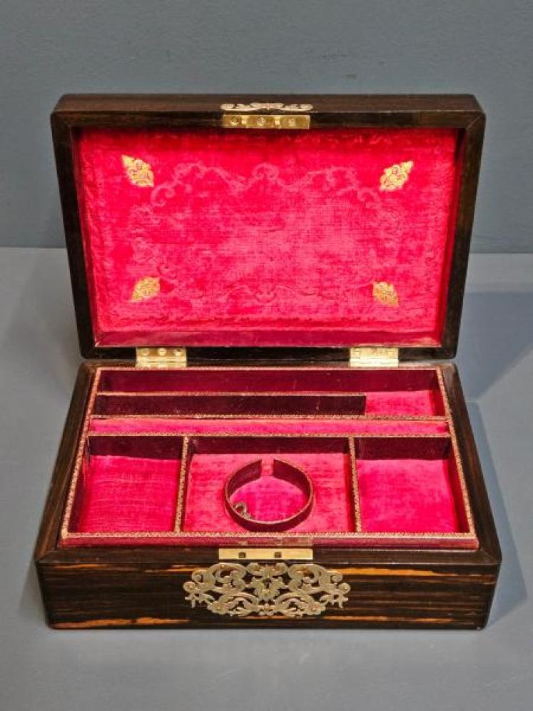Immaculate Victorian Jewellery Box - Image 5