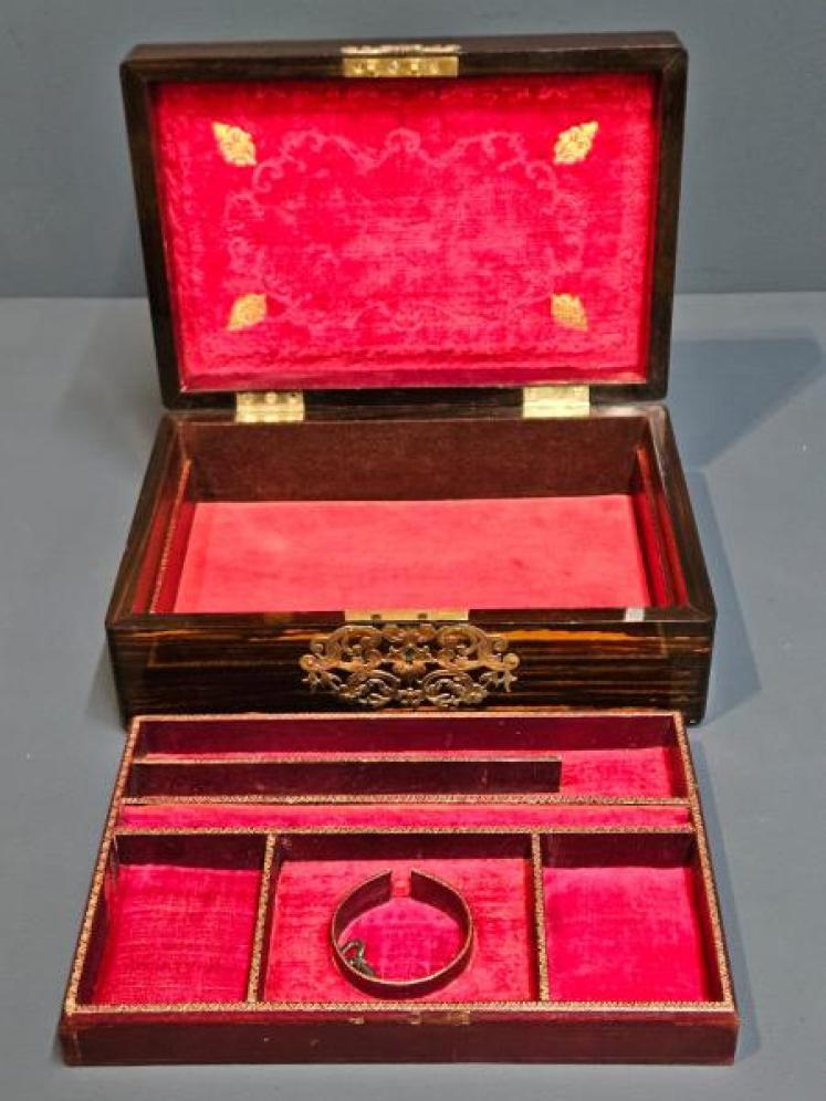 Immaculate Victorian Jewellery Box - Image 6