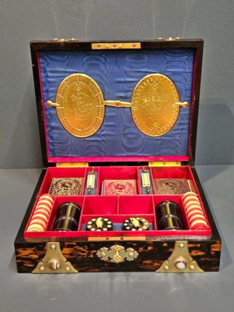 Superb Brass Bound Coromandel Games Compendium - Image 3