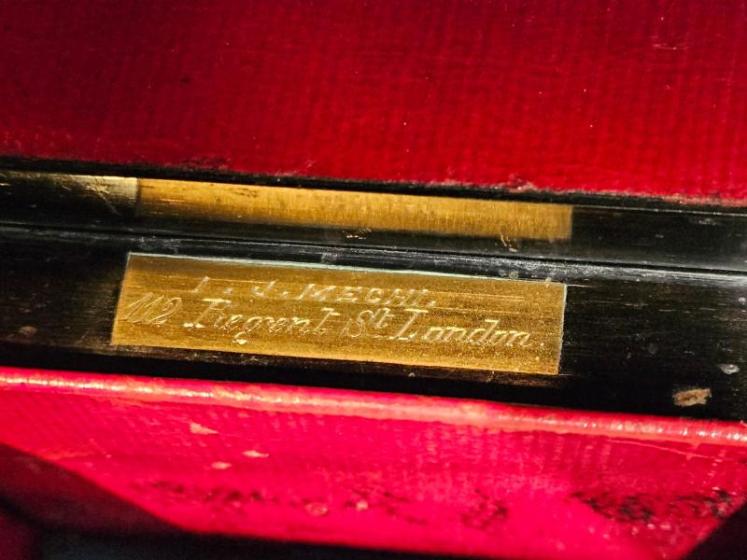 Superb Brass Bound Coromandel Games Compendium - Image 4