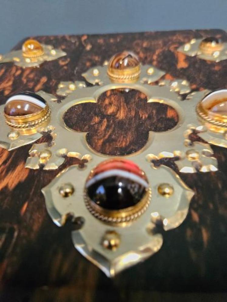 Superb Brass Bound Coromandel Games Compendium - Image 5