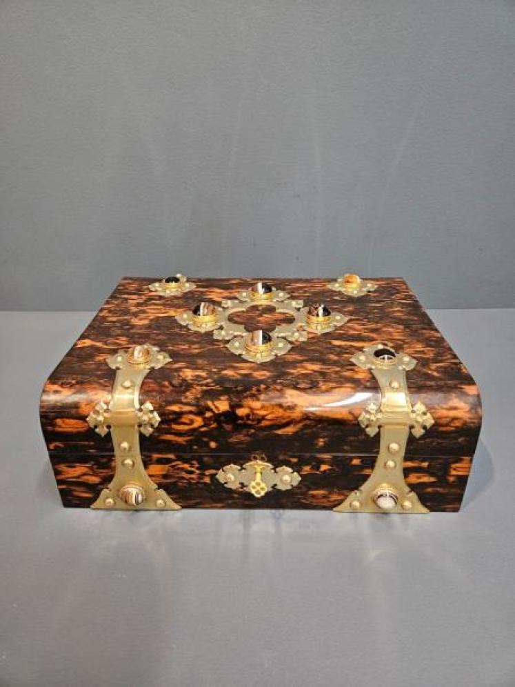 Superb Brass Bound Coromandel Games Compendium - Image 7