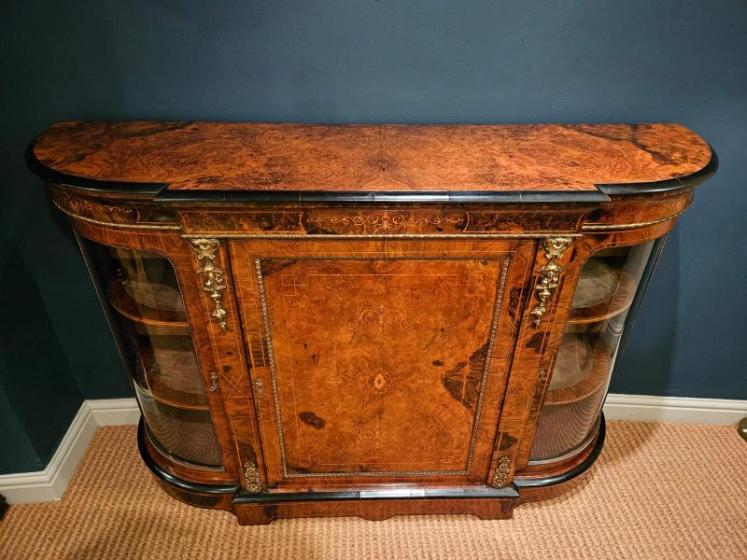 Fine Quality Victorian Burr Walnut Credenza - Image 3
