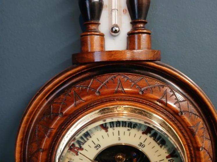 Victorian Walnut Pendant Banjo Barometer - Image 3