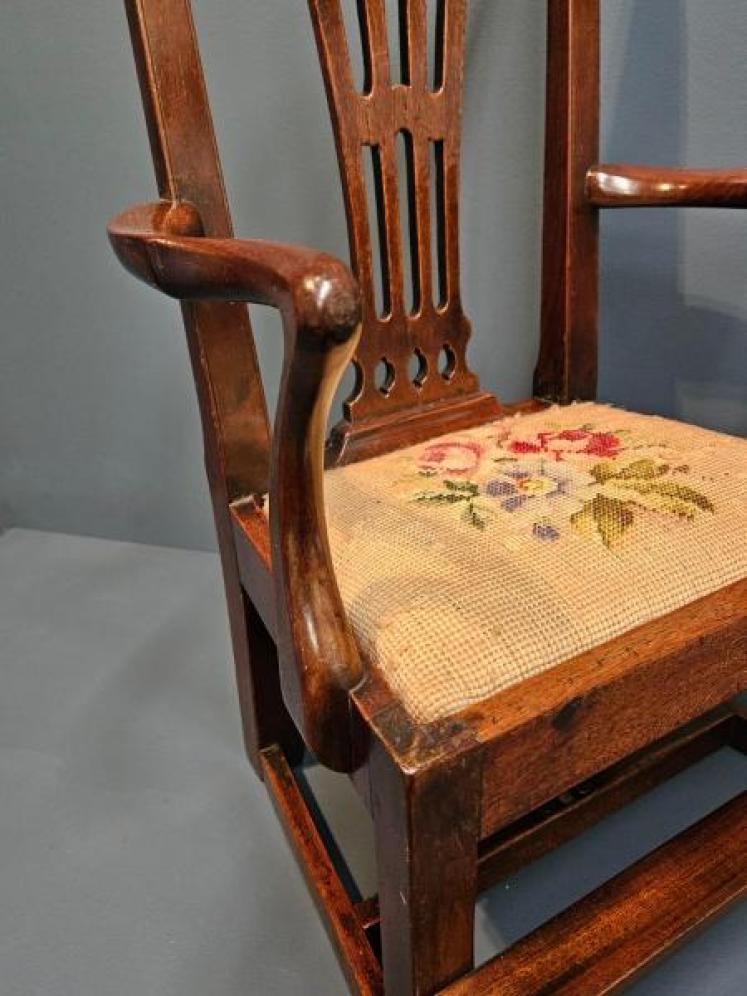 George III Mahogany Child's Chair - Image 5