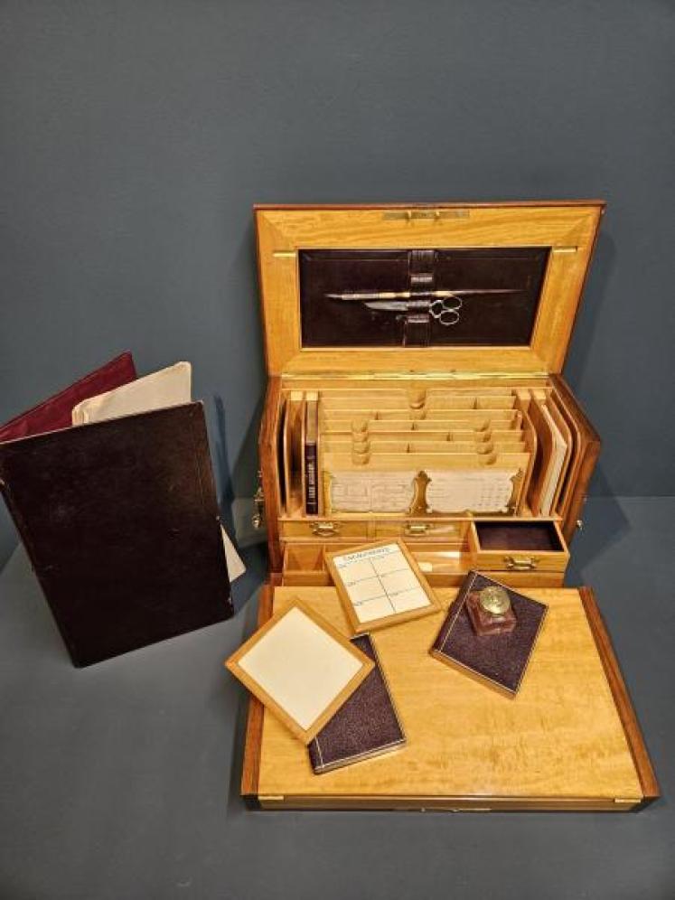 Outstanding Quality Victorian Stationary Box - Image 1