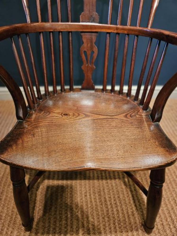 Thames Valley Yew Wood Windsor Chair - Image 4