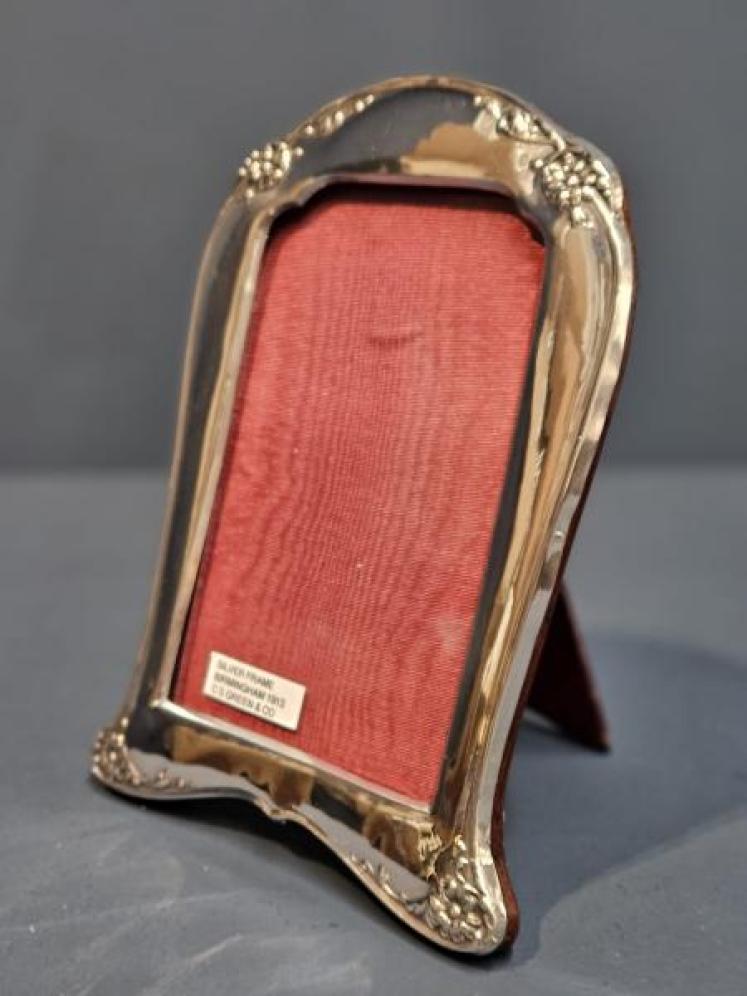 George V Floral Border Silver Photo Frame - Image 2