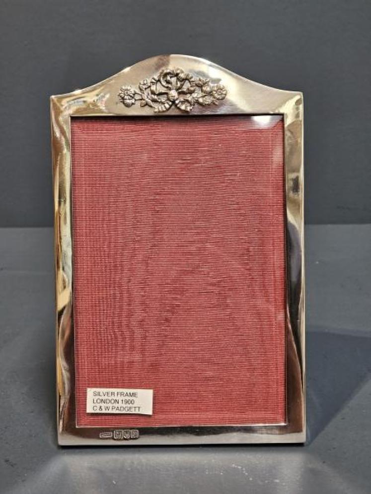 Superior Quality Victorian Silver Photo Frame - Image 1