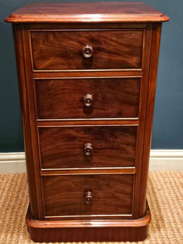 Pair Victorian Mahogany Bedside Cabinets - Image 3