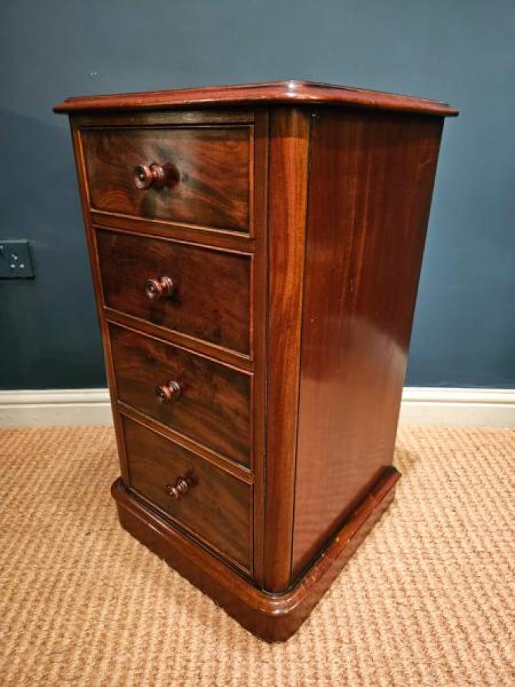 Pair Victorian Mahogany Bedside Cabinets - Image 4