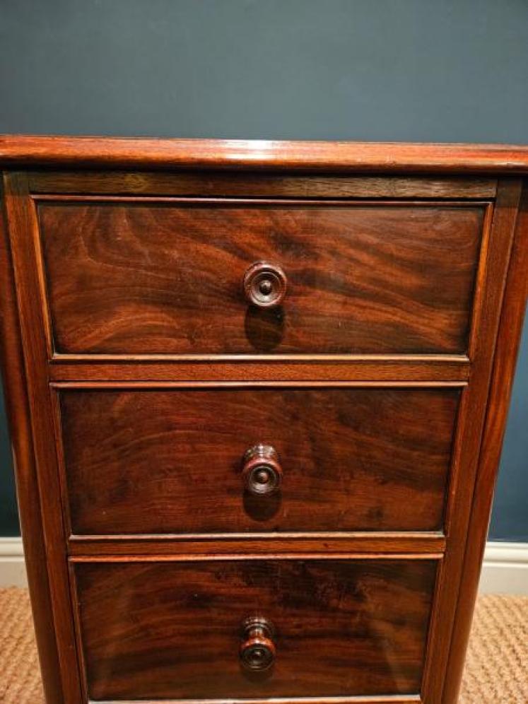 Pair Victorian Mahogany Bedside Cabinets - Image 6
