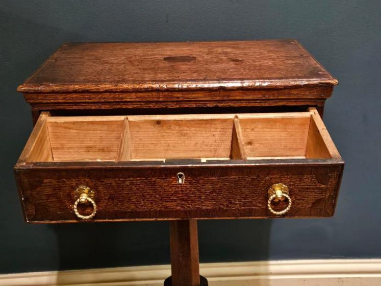 George II Oak Tripod Side Table - Image 5