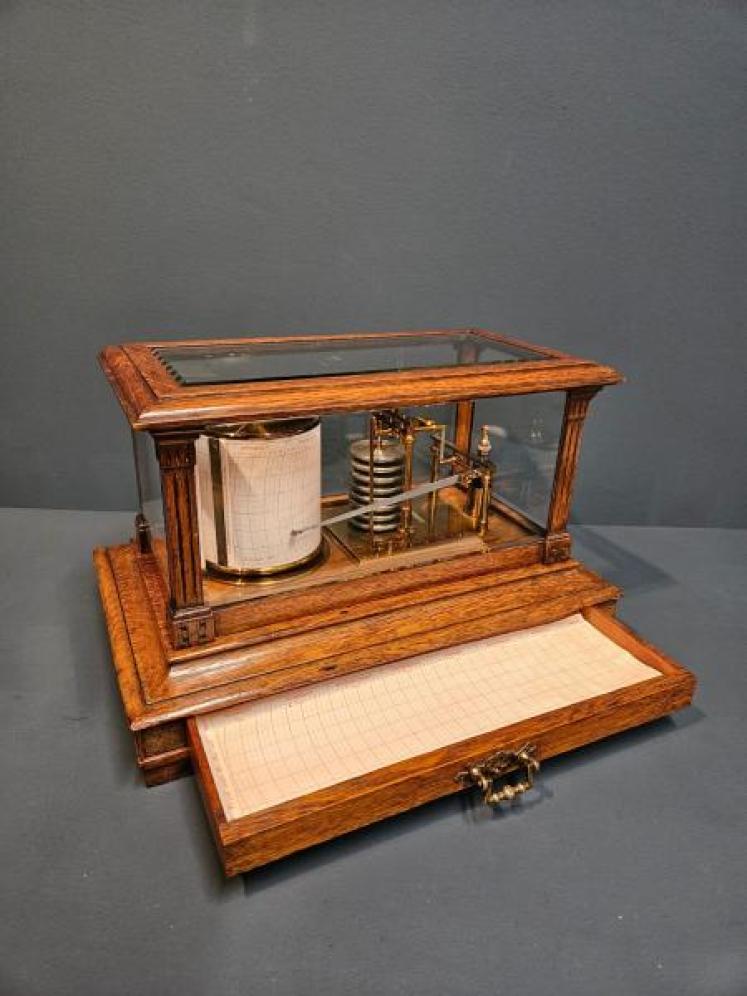Edwardian Oak Cased Barograph - Image 1