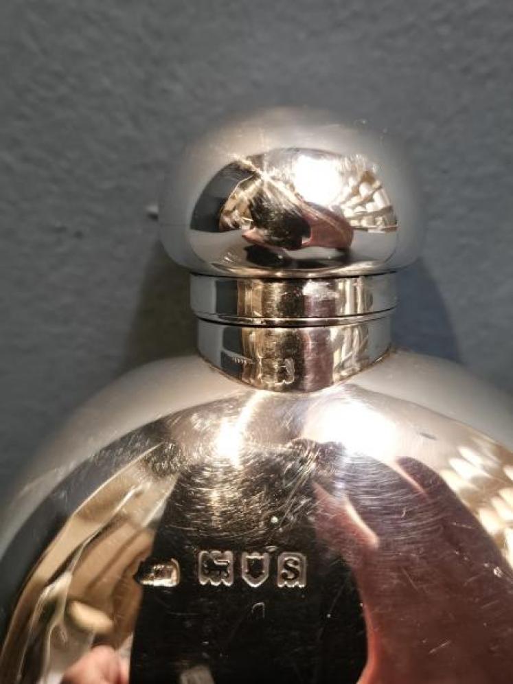 Victorian Oval Silver Hip Flask - Image 3