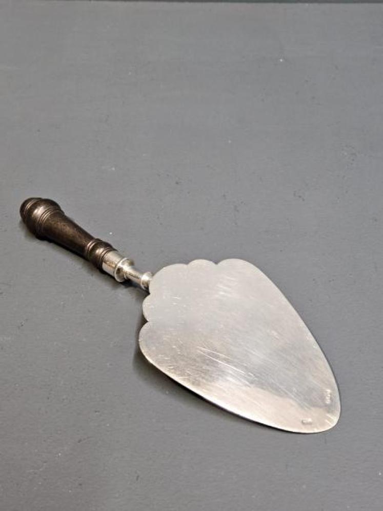 Fine George V Period Silver Cake Slice - Image 2