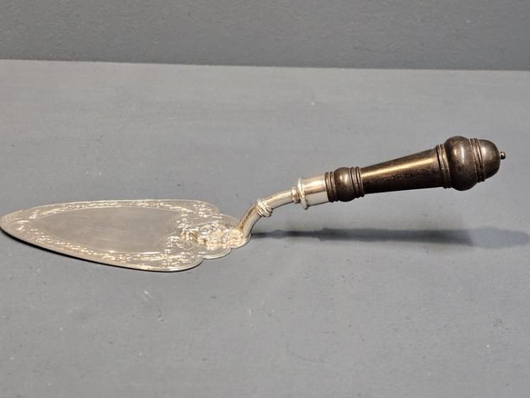 Fine George V Period Silver Cake Slice - Image 3