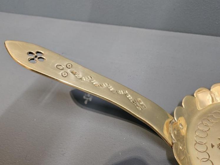 Pair of Brass Arts and Crafts Chamber Sticks - Image 3