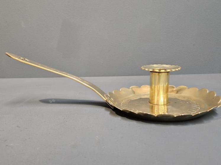 Pair of Brass Arts and Crafts Chamber Sticks - Image 5