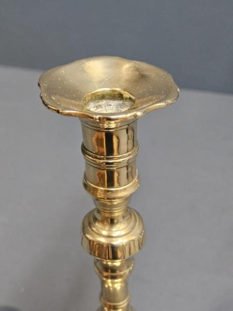 Pair of George III Brass Petal Base Candlesticks - Image 3