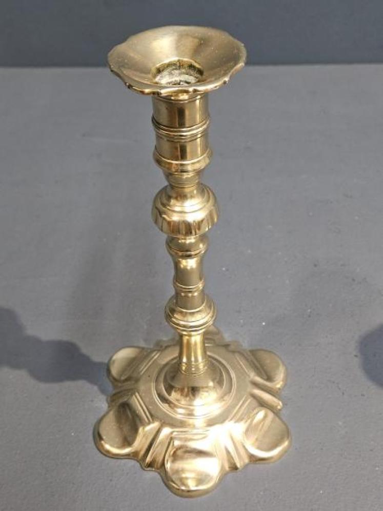 Pair of George III Brass Petal Base Candlesticks - Image 5