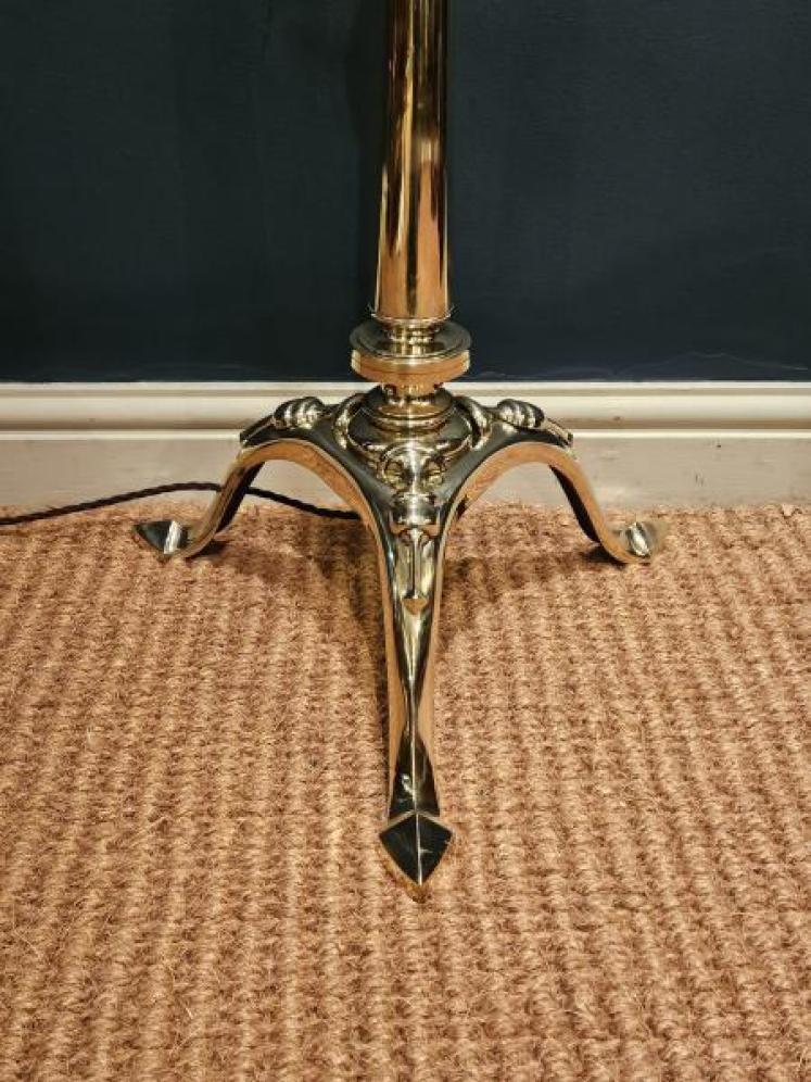  Quality Late Victorian Brass Standard Lamp - Image 3