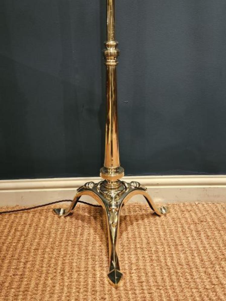  Quality Late Victorian Brass Standard Lamp - Image 5