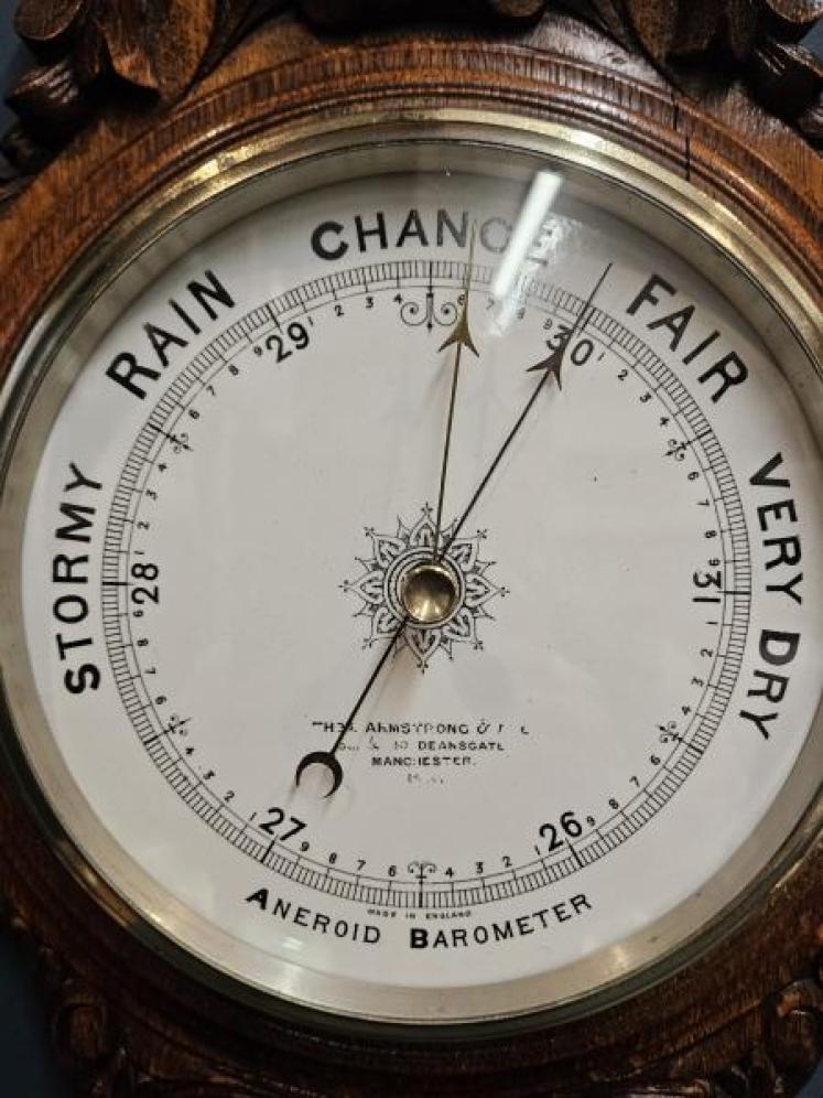 Victorian Carved Oak Banjo Barometer - Image 4