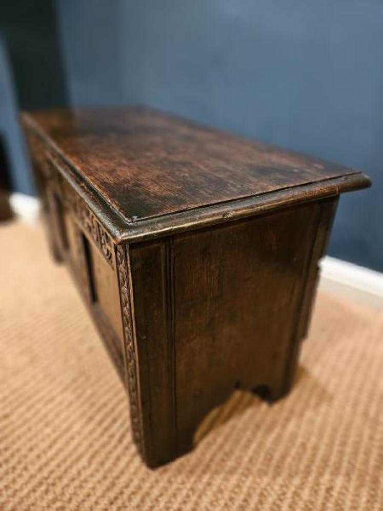 George I Oak Coffer - Image 5
