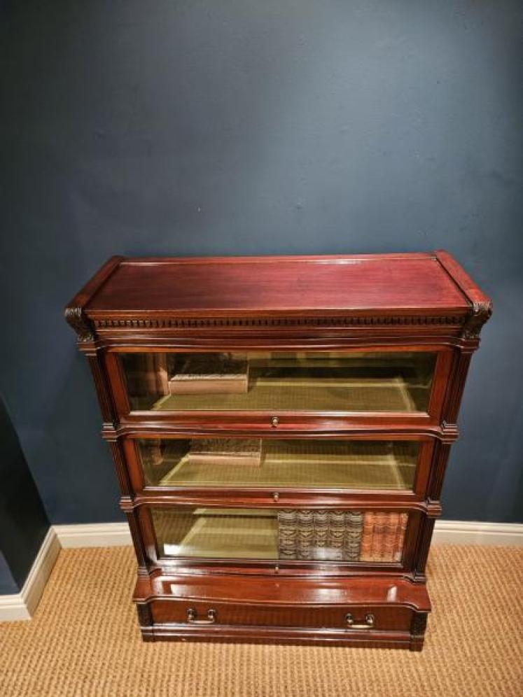 Outstanding Mahogany Globe Wernicke Bookcase - Image 2