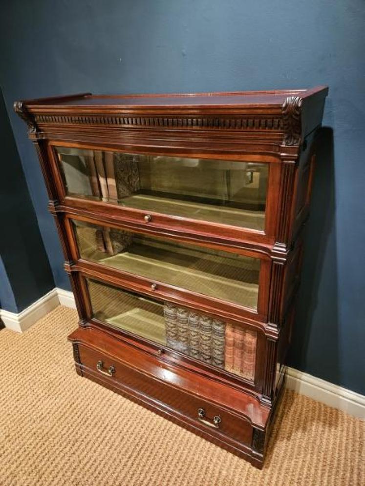 Outstanding Mahogany Globe Wernicke Bookcase - Image 3