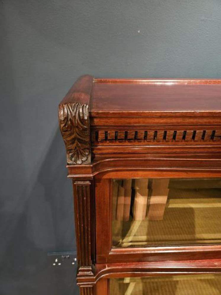 Outstanding Mahogany Globe Wernicke Bookcase - Image 4