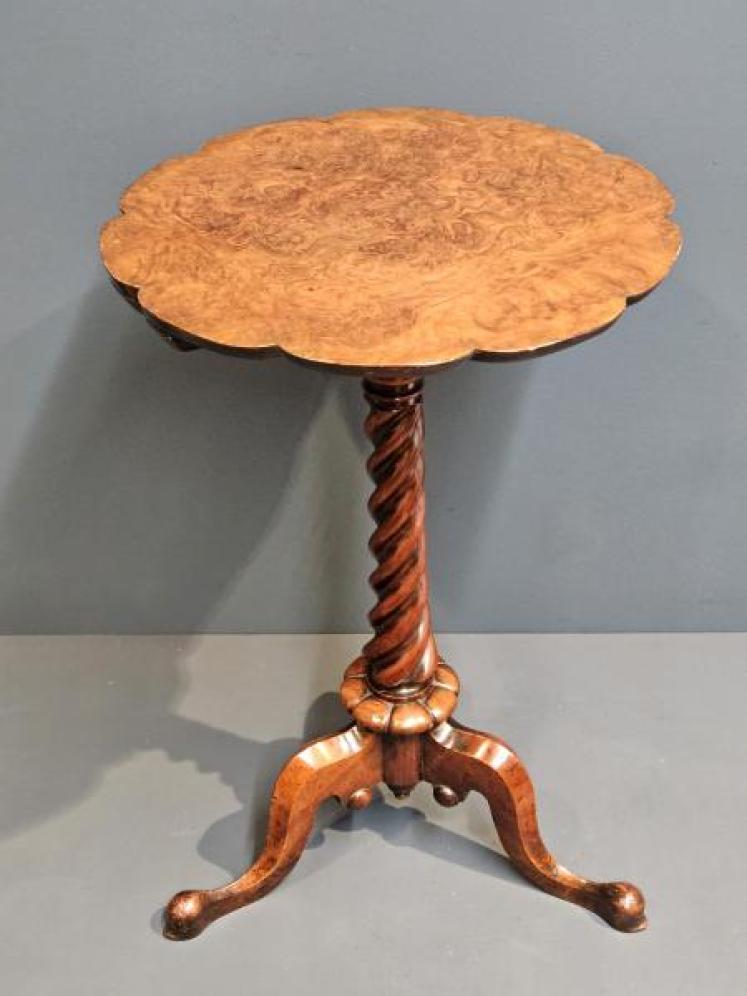 Superb Mid Victorian Burr Walnut Wine Table  - Image 1