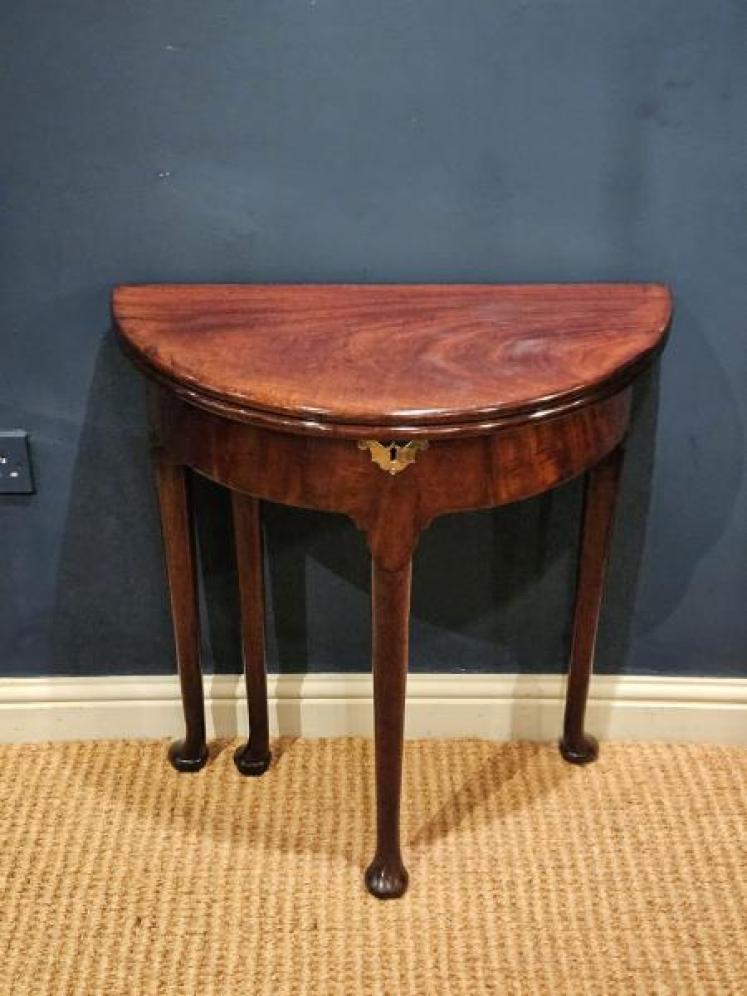 George II Red Walnut Demi Lune Gaming Table - Image 2