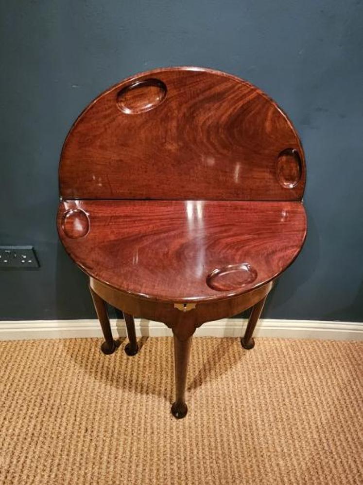 George II Red Walnut Demi Lune Gaming Table - Image 5